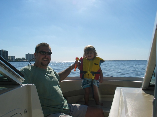 We invited Greg, Kathleen & Michelle to join us for an afternoon on the boat today!    Here's Greg & Michelle.