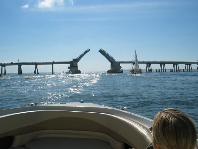 45 mins later, we get to the Sanibel Causeway, perfect timing, we got to watch the drawbridge...