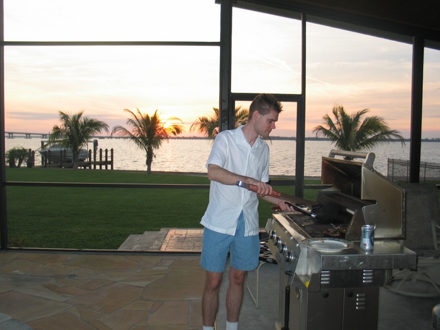 ...while BBQ Master Dan did his magic cookin' 'em!