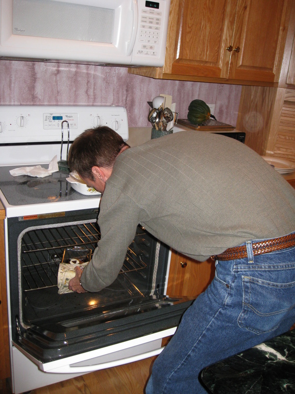 We watched Phil reheat leftovers while we waited for Deb to return from work so we could say 'bye bye'.