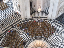 Can you spot Melanie?  I see her -- this is taken on my way down in the Whispering Gallery.