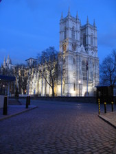 Then we walked to Westminster Abbey to get some night shots.