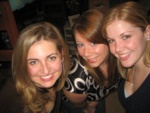 Kelly, Vanessa and Me. Right after i got my hair hightlighted!!